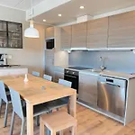 Appartement 4 B *